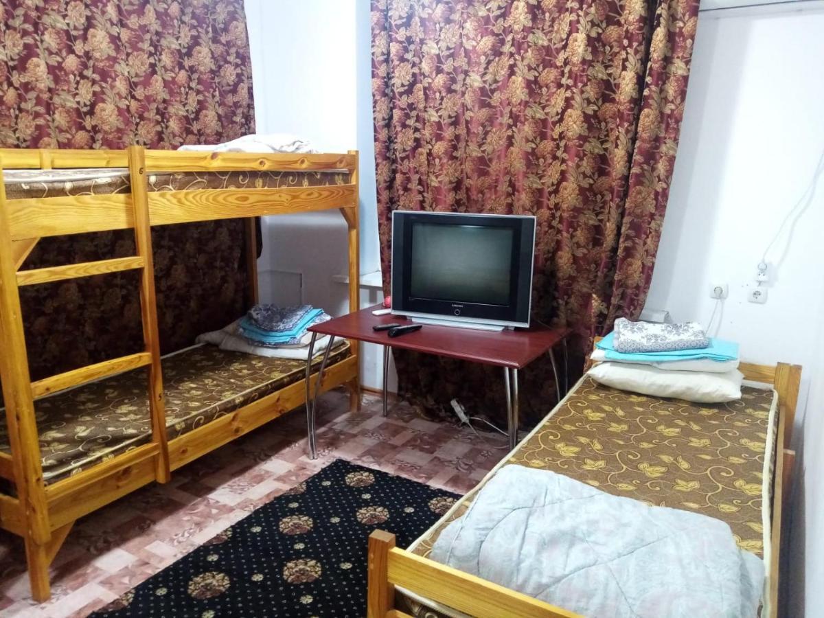 Hostel Raikhan Atyraū Esterno foto